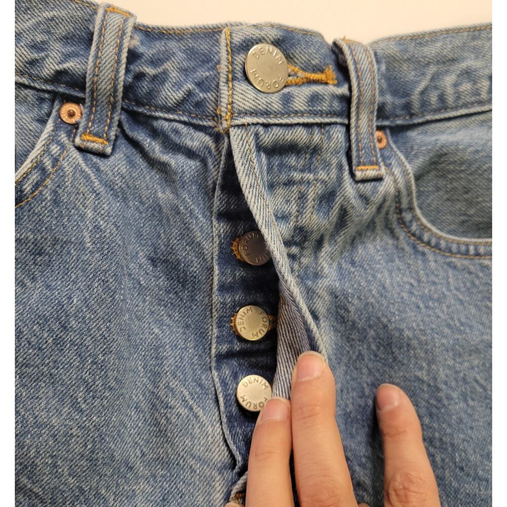 Aritzia Denim Forum Womens 25 The Ex Bf Hi Rise Denim Short Medium Blue Wash - Picture 10 of 10
